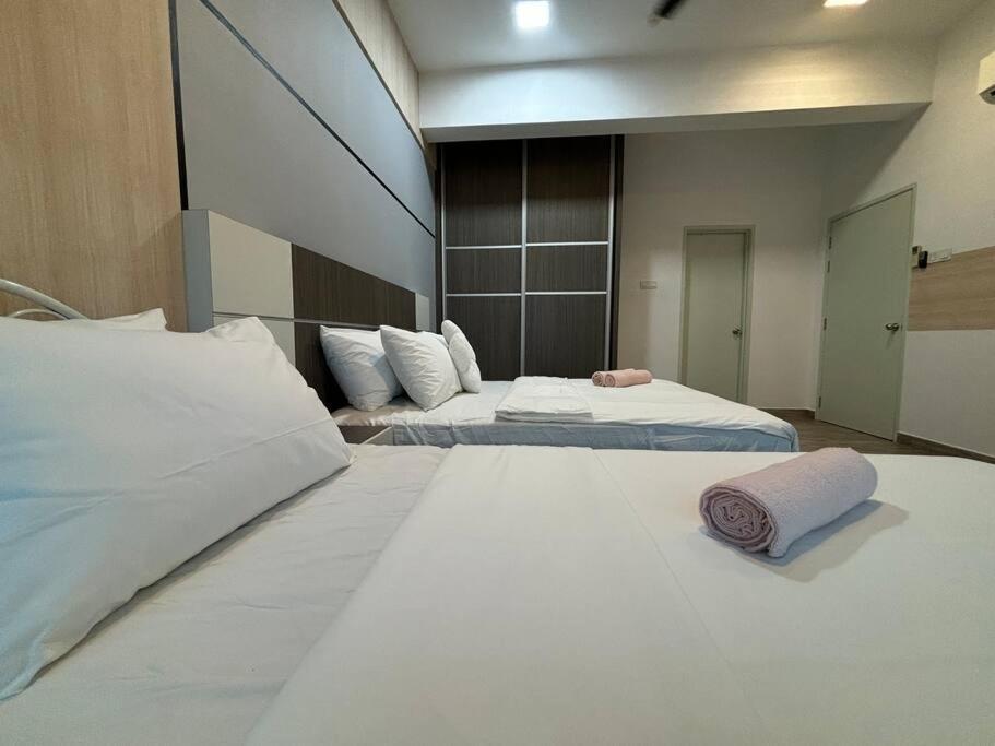 Mount Austin #akademik Modern Style 1-3pax