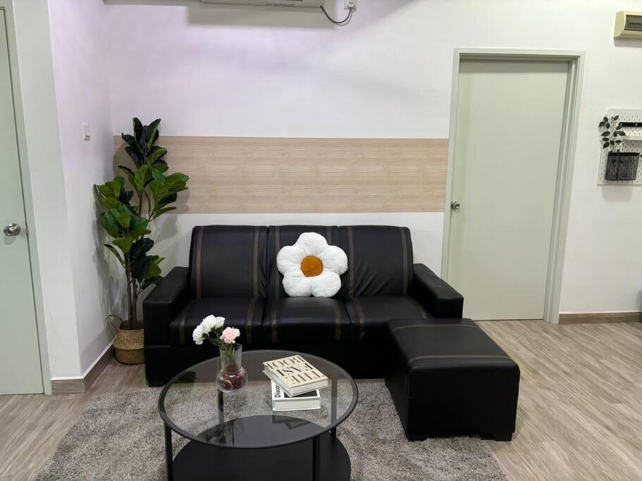 Mount Austin #akademik Modern Style 1-3pax Johor Bahru